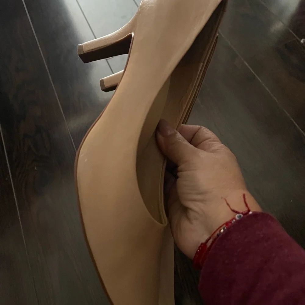 Heels - Picture 6 of 9